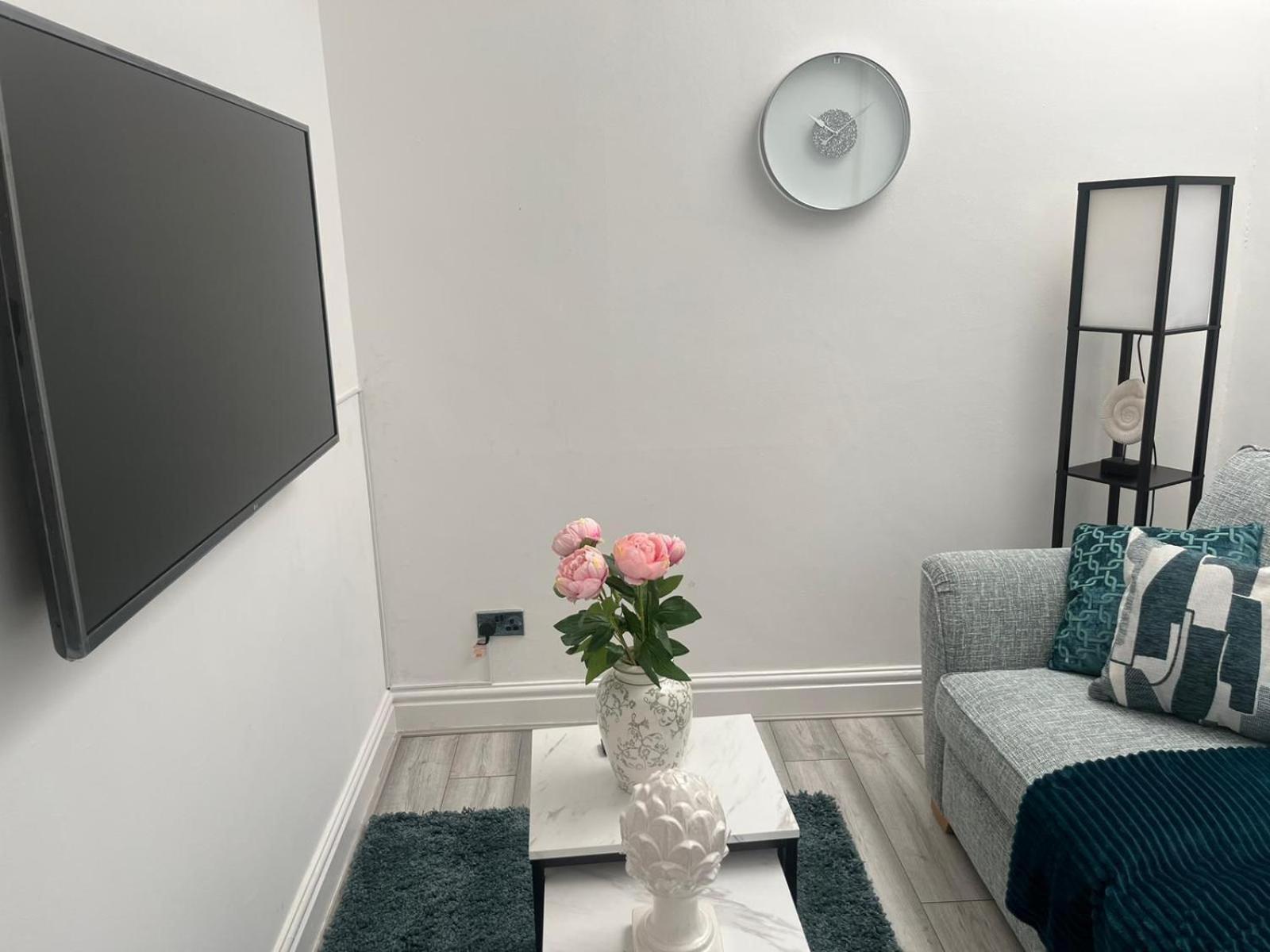 Apartamento Affordably Elegant Close To Coop Live, Etihad Stadium And Centre *